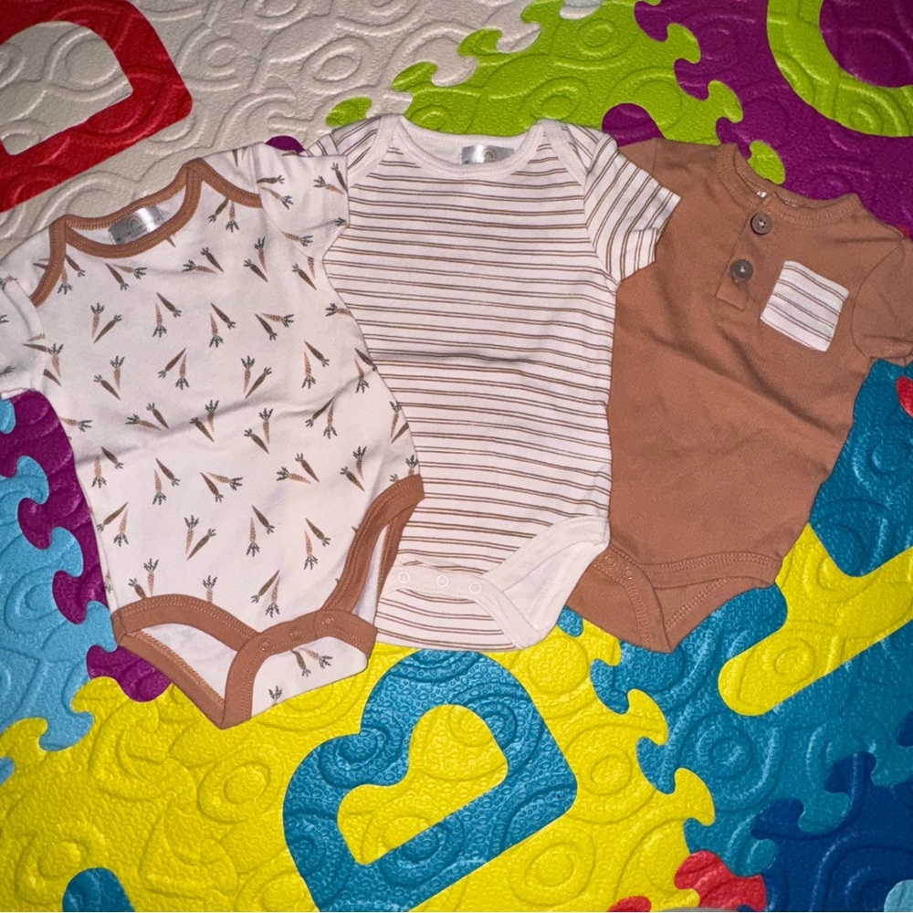 NWOT organic cotton onesies